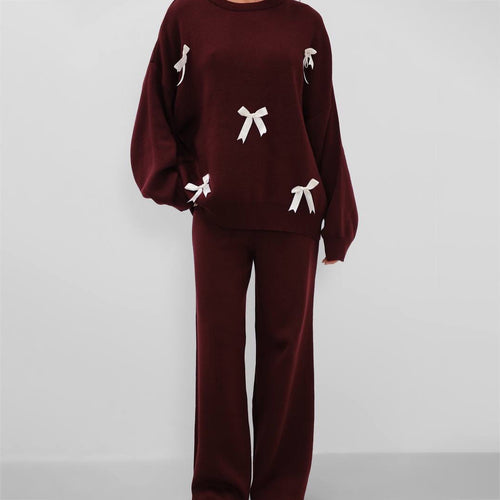 Comfortable knit outfit for women with high-quality applications Lune London