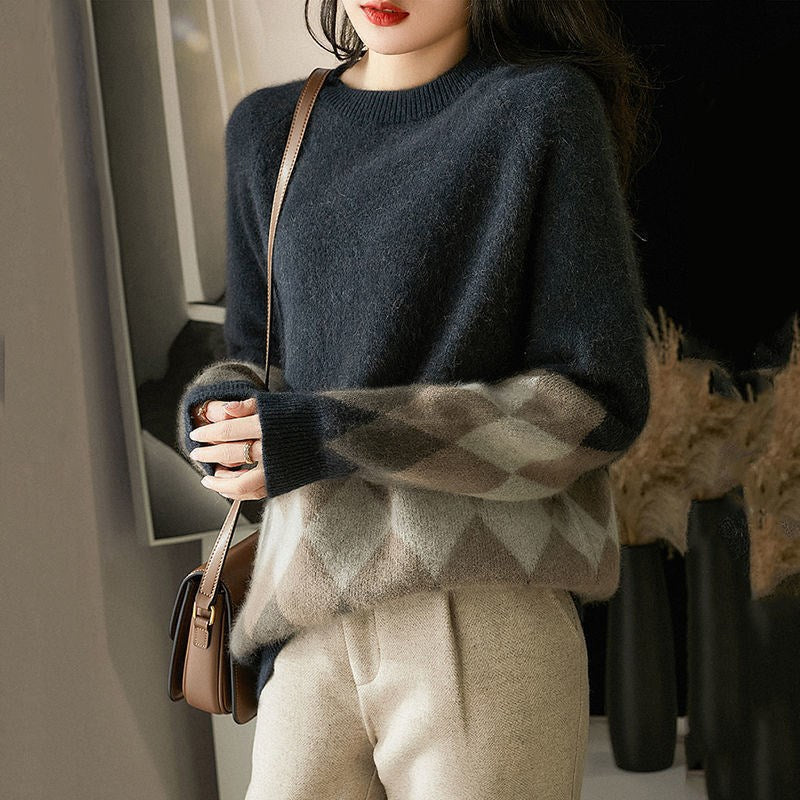 Casual knit sweater for women with a modern diamond pattern and a soft material Lune London
