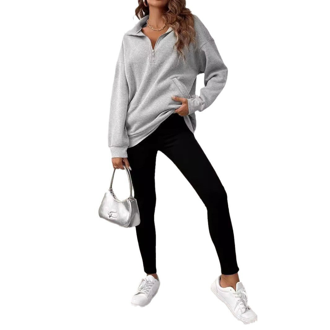 Casual women's sweater with short zip and kangaroo pocket Lune London
