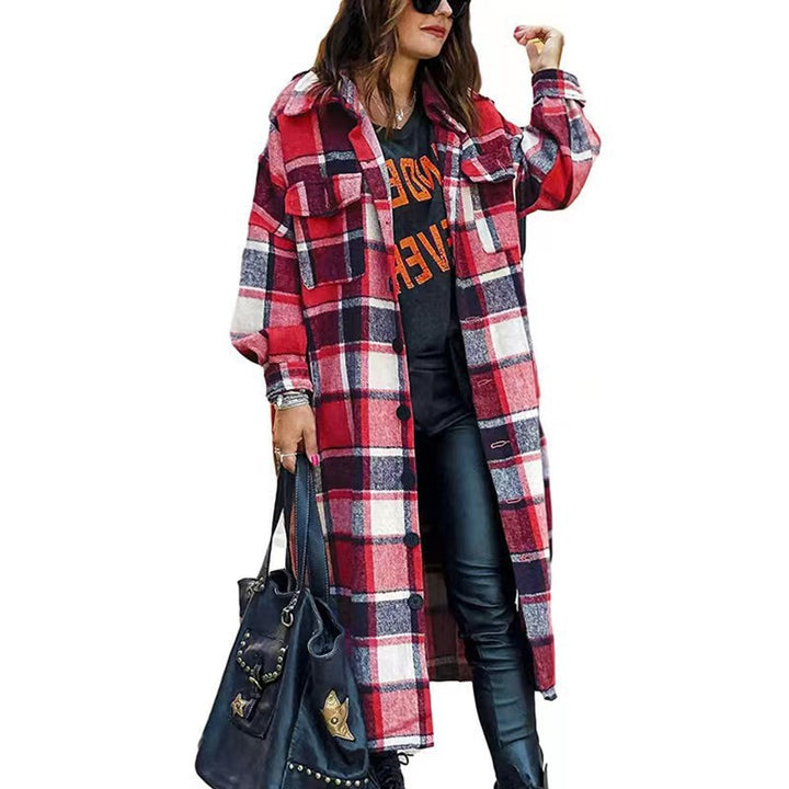 Ladies long checkered coat with practical pockets Lune London