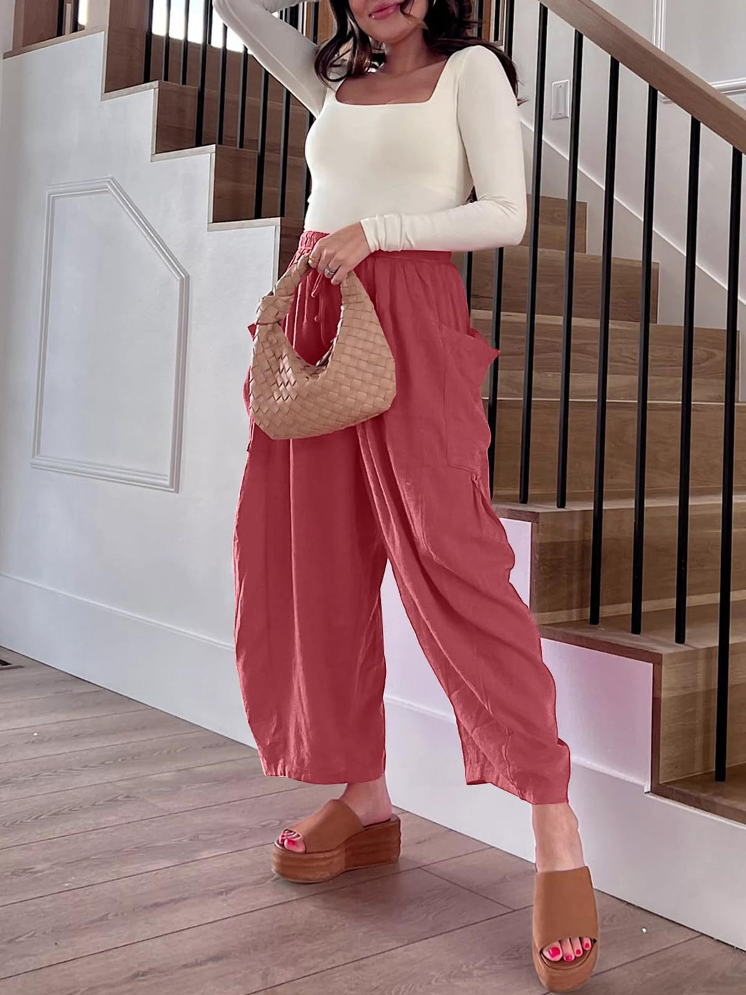 Casual loose linen pants for women with practical pockets and elastic waistband Lune London