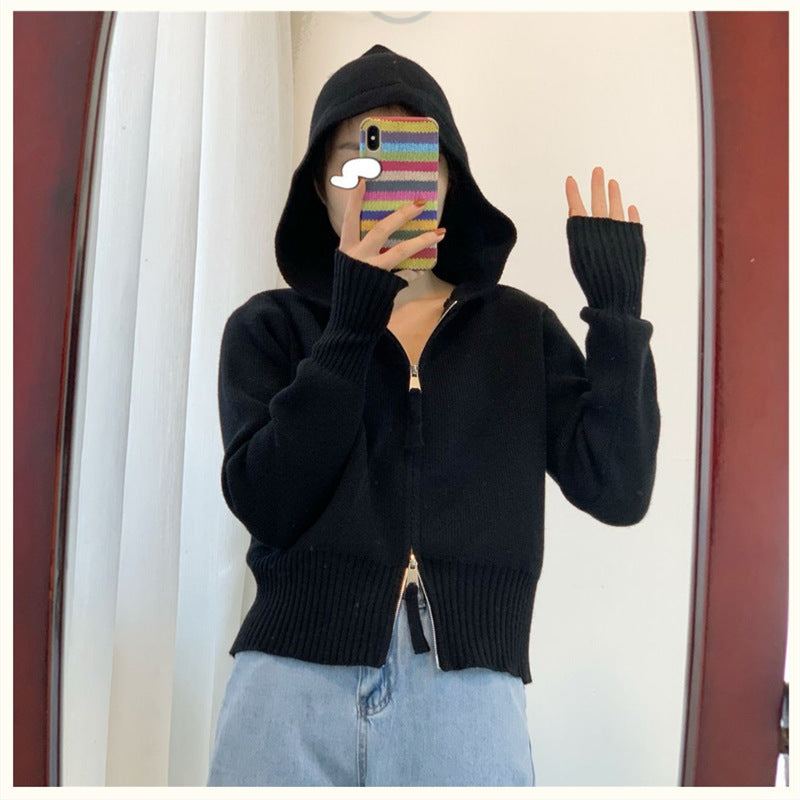 Hoodie pour femmes avec fermeture éclair moderne et coupe ajustée Chic & Stil
