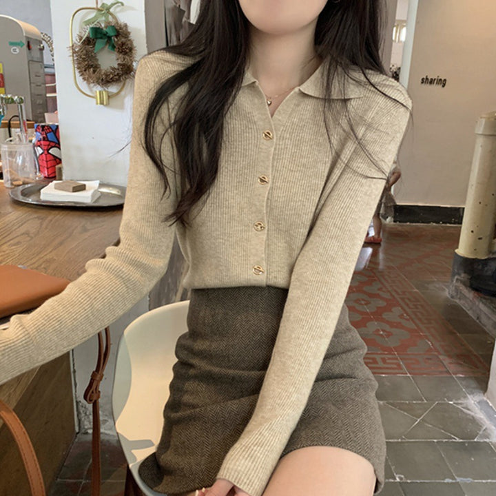 Femme Pull Tricot Élégant avec Détails de Boutons et Motif de Côtes Fines Chic & Stil