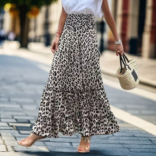 Maxi skirt for women with a flowy cut and voluminous ruffle Lune London