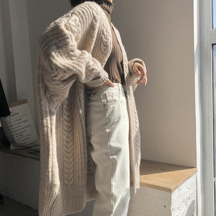 Ladies thick knit cardigan with oversized cut and diamond pattern Lune London