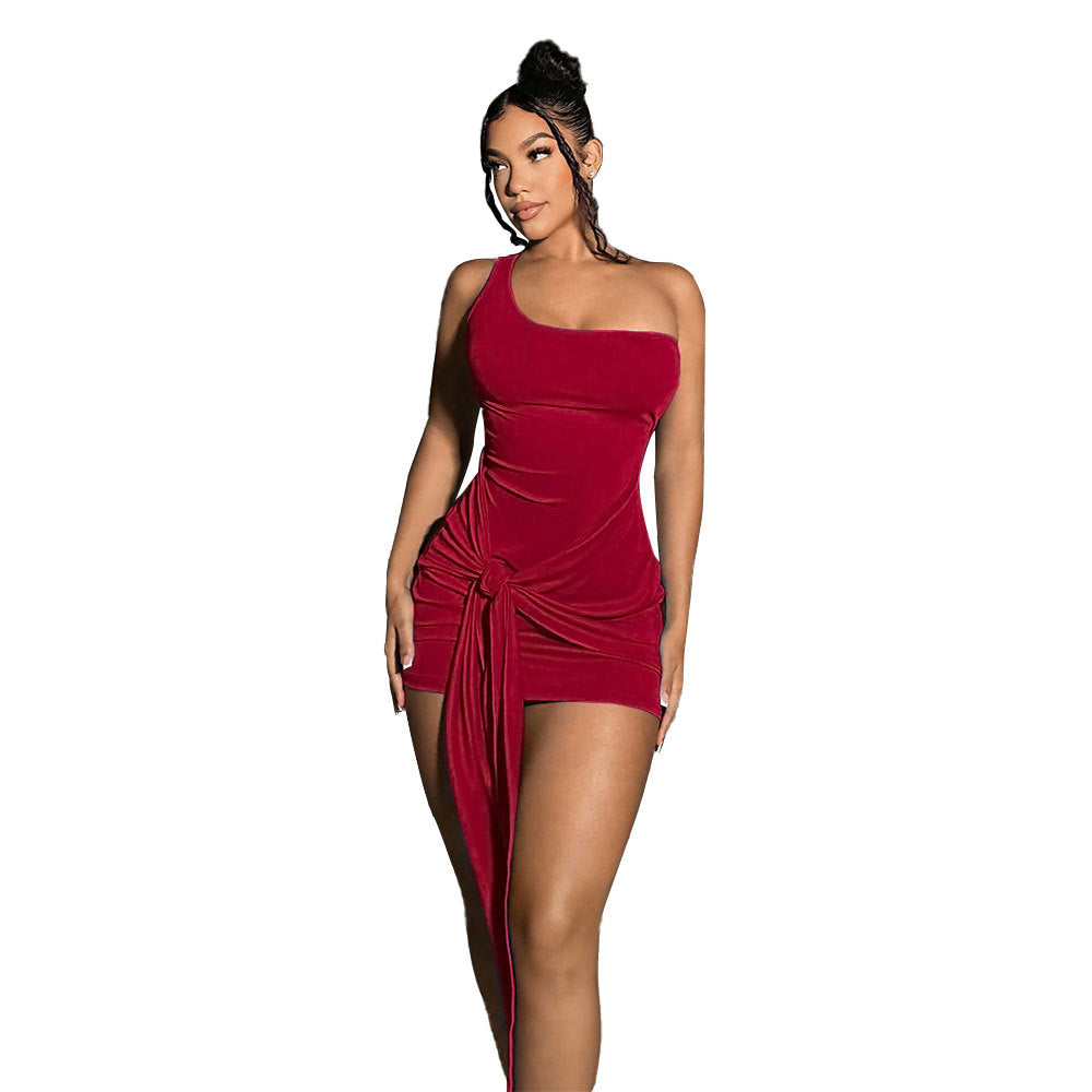 Robe mini enveloppante pour femmes avec design asymétrique et détail élégant de nœud Chic & Stil