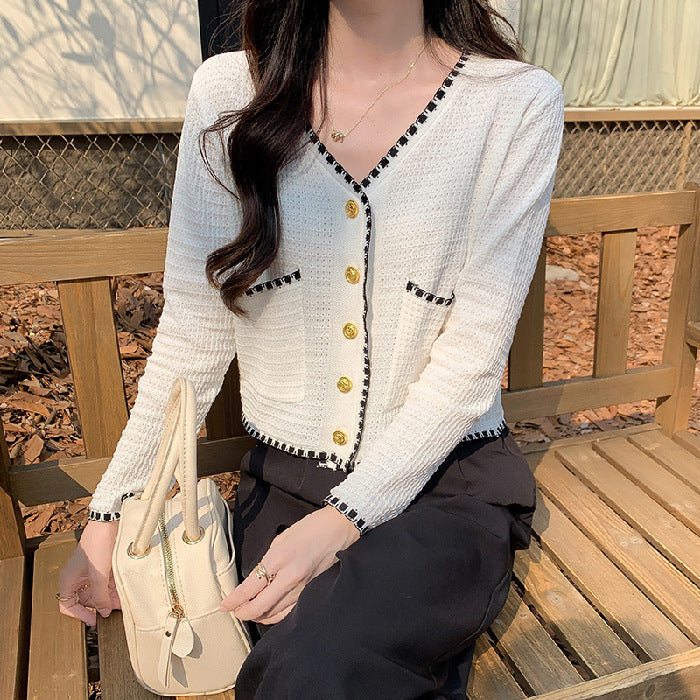Ladies fashionable cotton cardigan with button details Chic & Stil