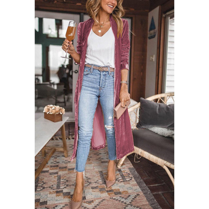 Manteau en velours à la mode pour femmes avec une coupe élégante et des poches pratiques Chic & Stil