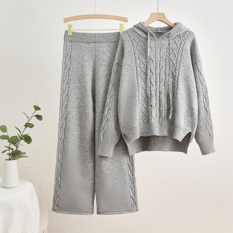 Lune London casual knitted loungewear set for women with hood and wide legs