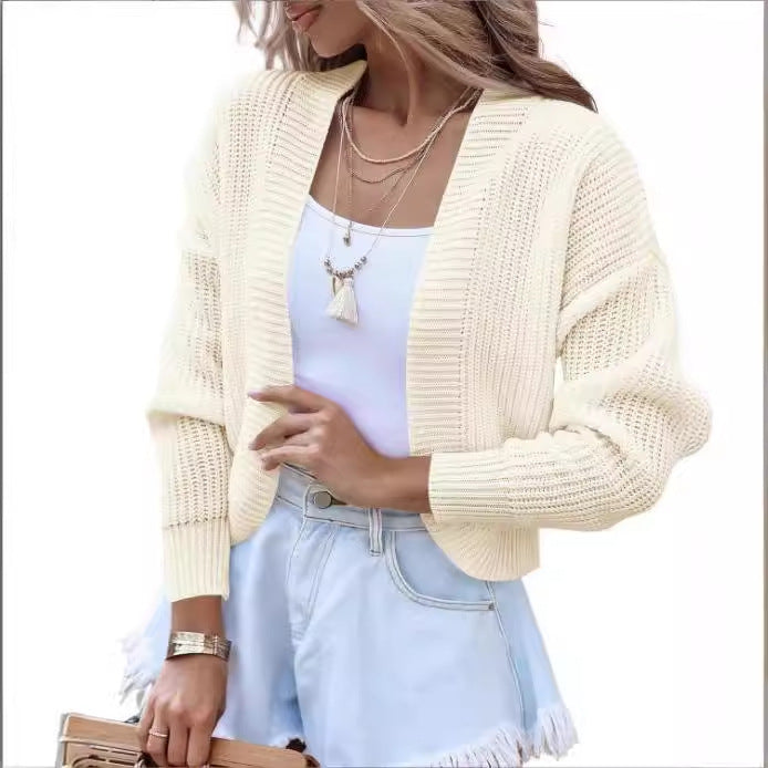Casual knitted pullover for women with dropped shoulders and loose fit Lune London
