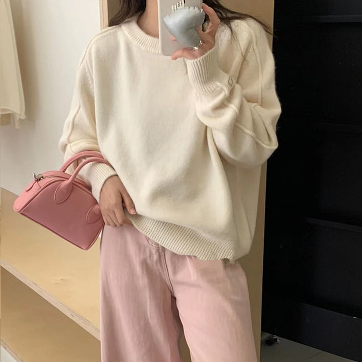 Ladies large knit sweater with loose fit and soft texture Lune London
