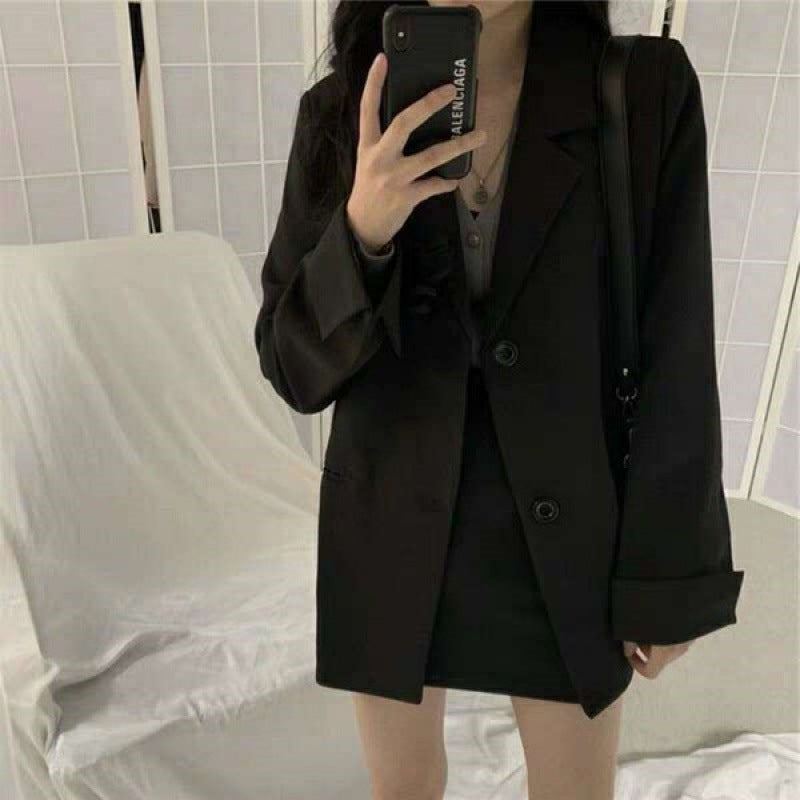 Women Elegant Blazer with Two-Button Closure and Loose Fit Chic & Stil