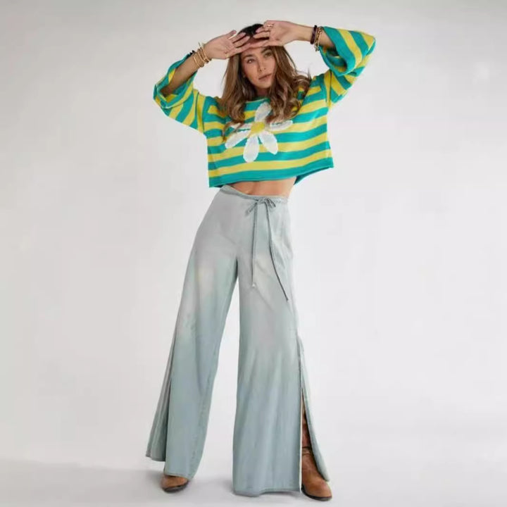 Casual cropped sweater for women with floral pattern Lune London