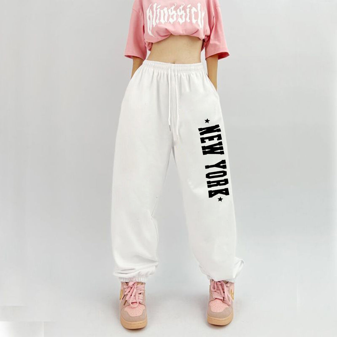 Women's Comfortable Sports Pants with Practical Cut and Print Chic & Stil