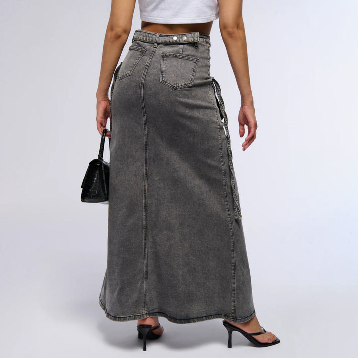 Long denim skirt for women with a high waist and practical pockets Lune London