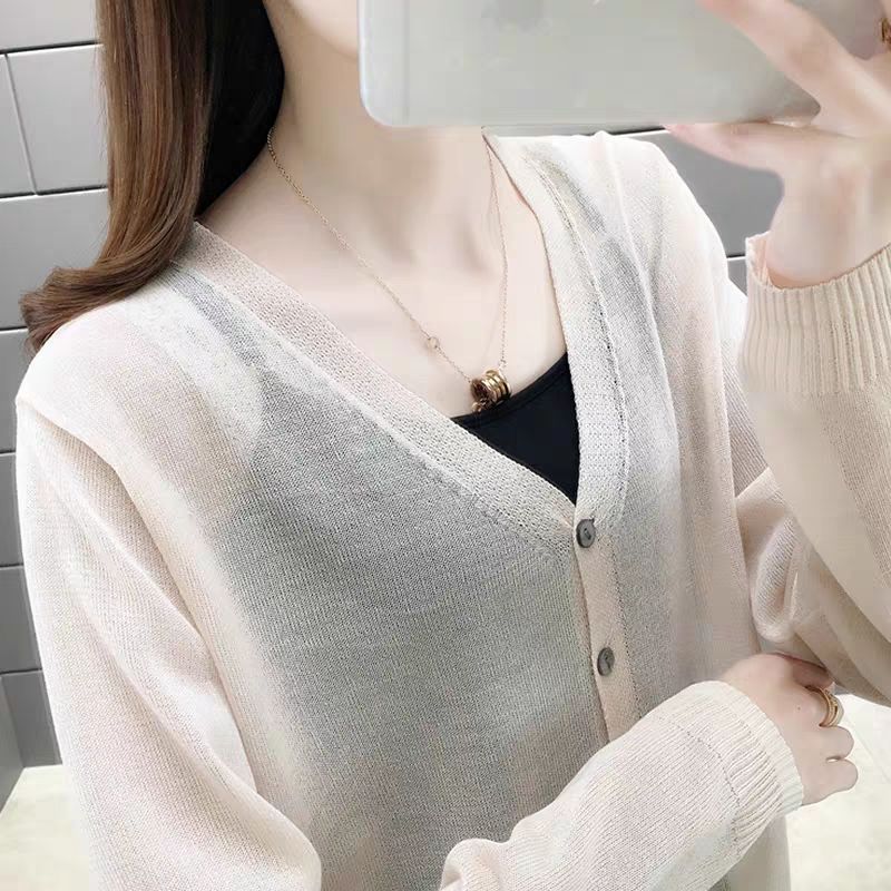 Cardigan femme avec col en V et détails de boutons Chic & Stil