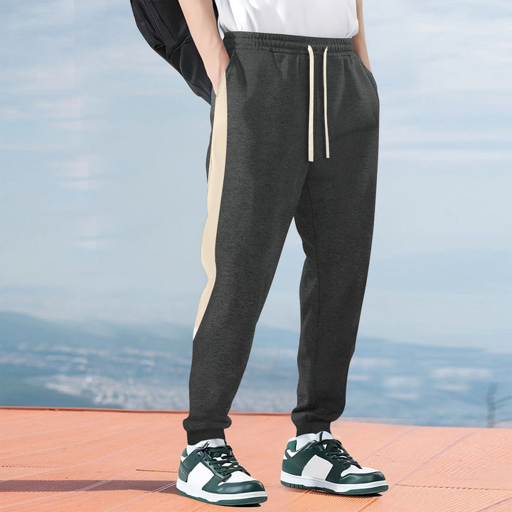 Men's leisure sports pants with contrasting stripes on the sides Lune London
