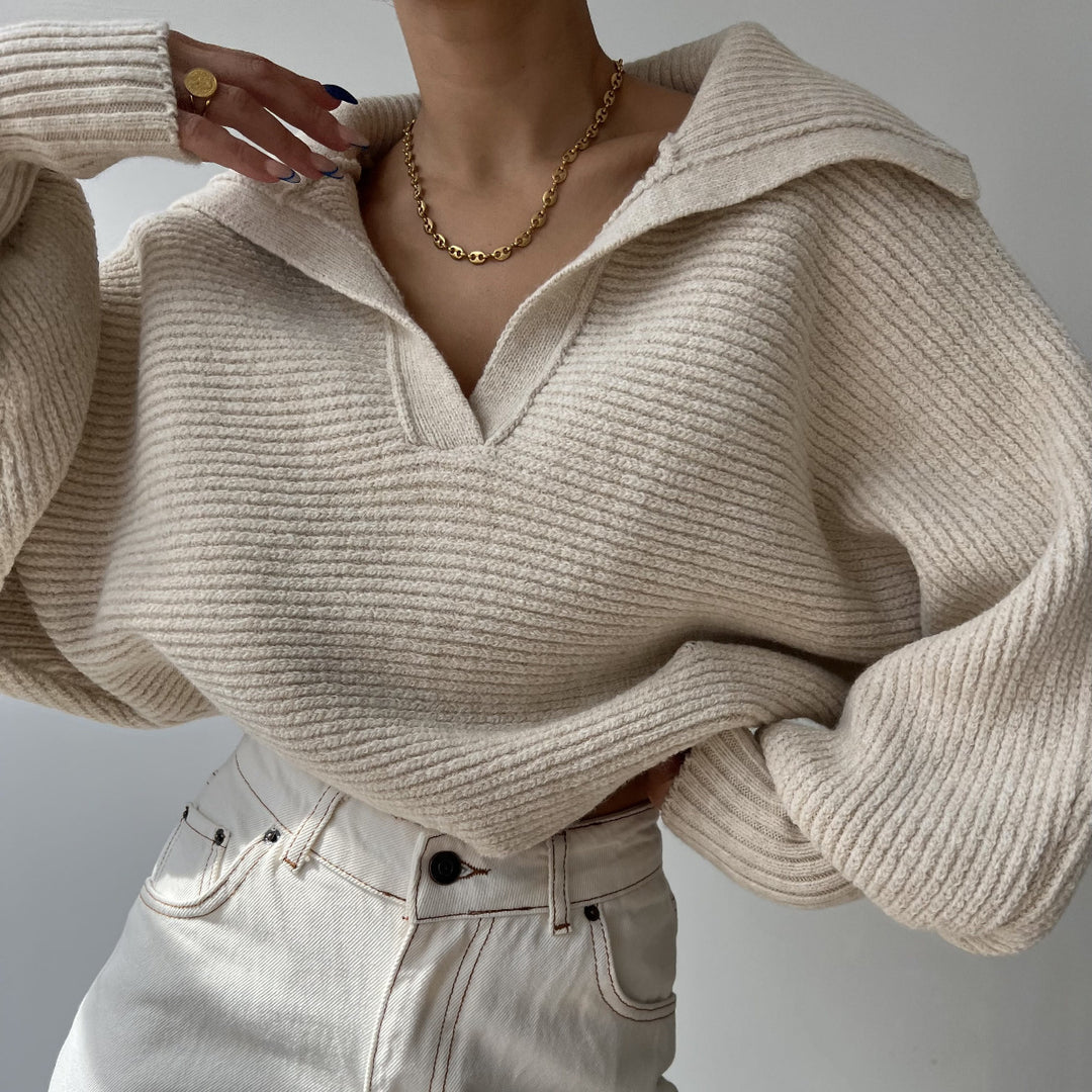 Thick knitted sweater for women with oversized cut and V-neck Lune London