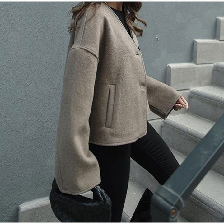 Oversized wool jacket for women with practical pockets Lune London