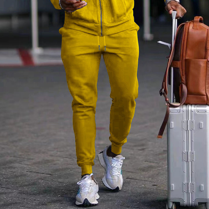 Comfortable pleated jogger pants for men with elastic waist and practical pockets Lune London