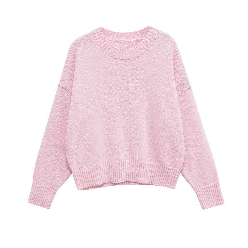 Comfortable oversized sweater for women with a round neck and wide cuffs Lune London