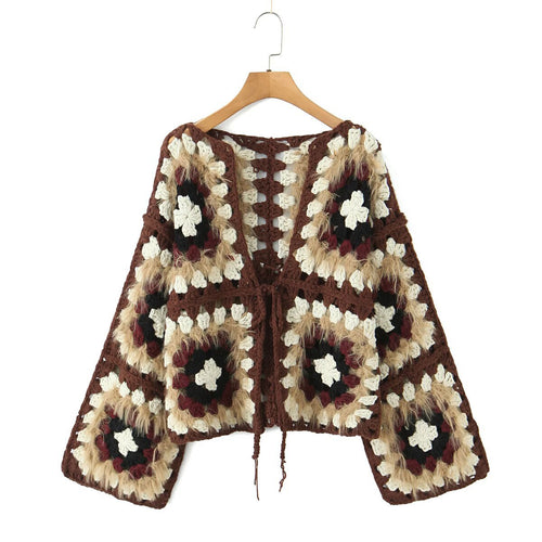 Casual cardigan for women with a colorful Granny square pattern and zipper Lune London