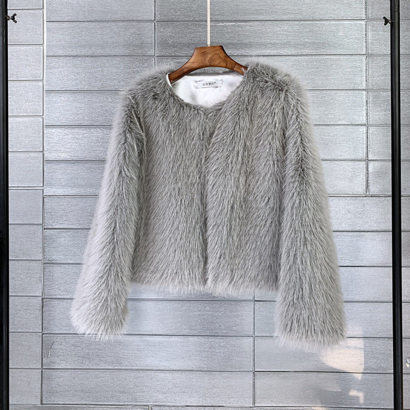 Ladies Short Plush Faux Fur Jacket with Stylish Elegant Sleeves Lune London