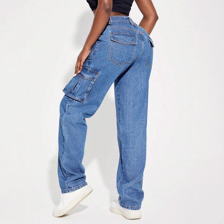 High-waisted cargo pants for women with practical pockets Lune London