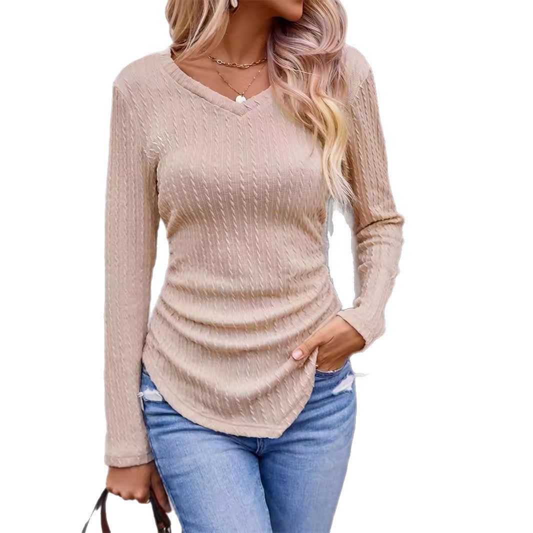 Long sleeve women's T-shirt with high quality structure and a Chic and Stil V neck