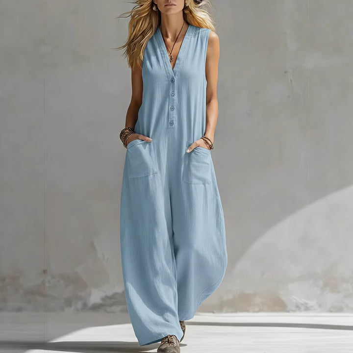 Ladies jumpsuit with deep V-neck and practical pockets Lune London