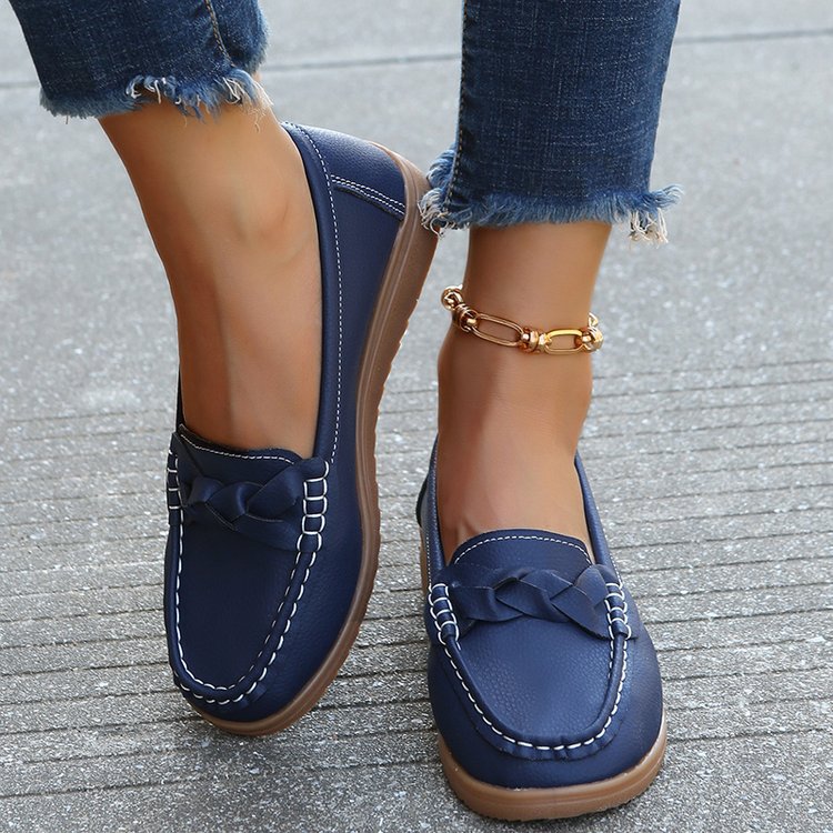 Women's Moccasins with Stylish Bow Applique and Non-Slip Sole Lune London