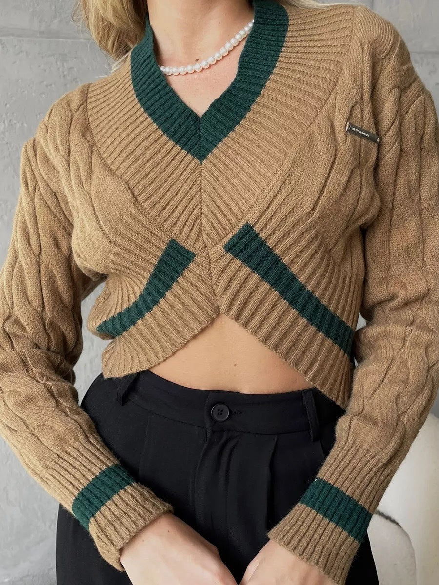 Short knitted sweater for women with V-neck and contrasting stripes Lune London