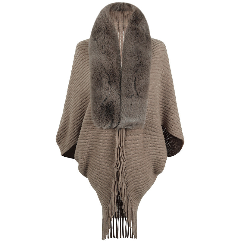 Women's Luxurious Knit Poncho with Elegant Faux Fur Collar and Fringes Lune London