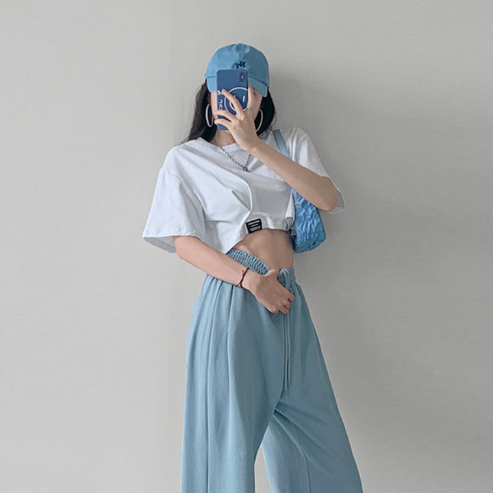 Women's Cropped T-Shirt with a casual cut and modern details