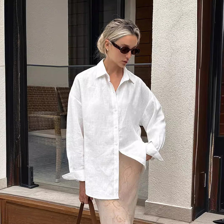 Chic und Stil | Women's linen shirt with a casual cut and oversized sleeves
