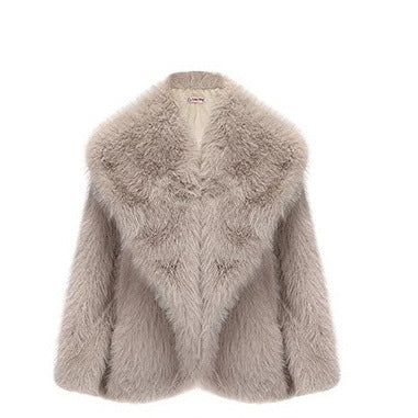 Women luxurious faux fur cape Lune London