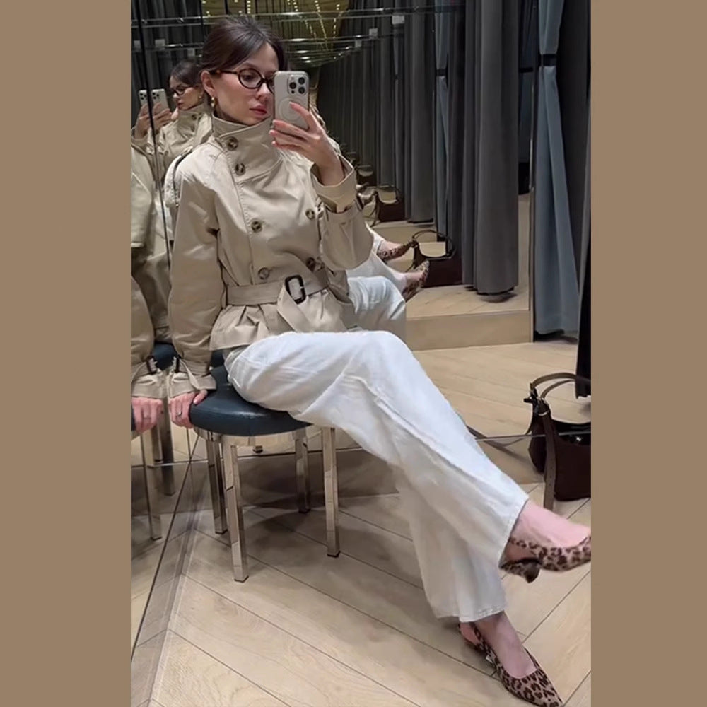 Ladies trendy short jacket in modern trench-coat style with wide collar and belt at the waist Lune London