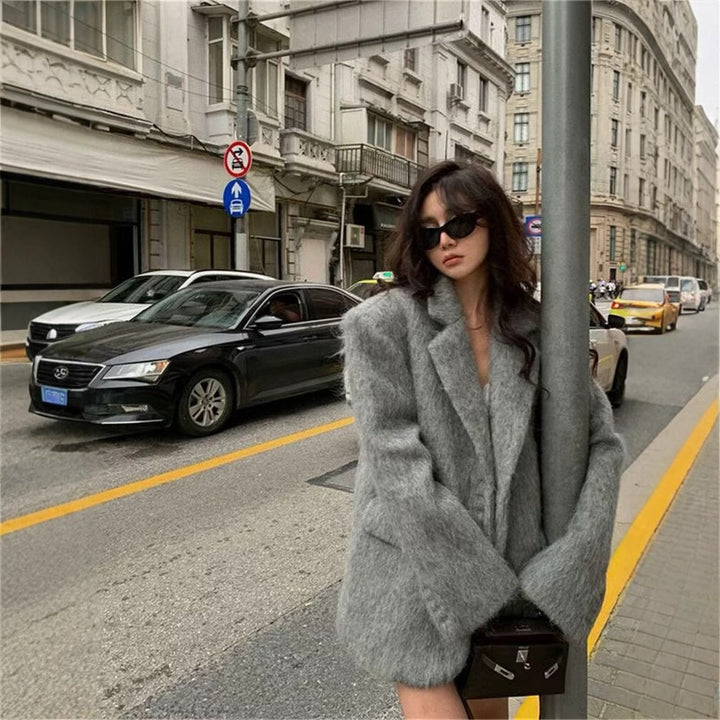 Women’s elegant wool blazer with soft fleece finish Lune London