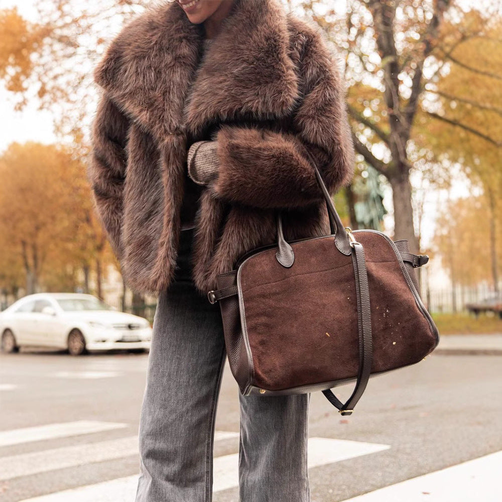 Faux fur jacket for women with wide collar and luxurious cut Lune London