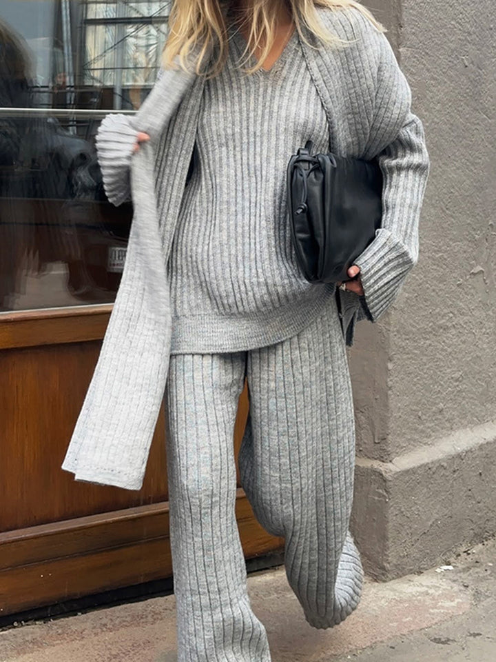 Women's knit set with a loose fit and elegant ribbed details Lune London