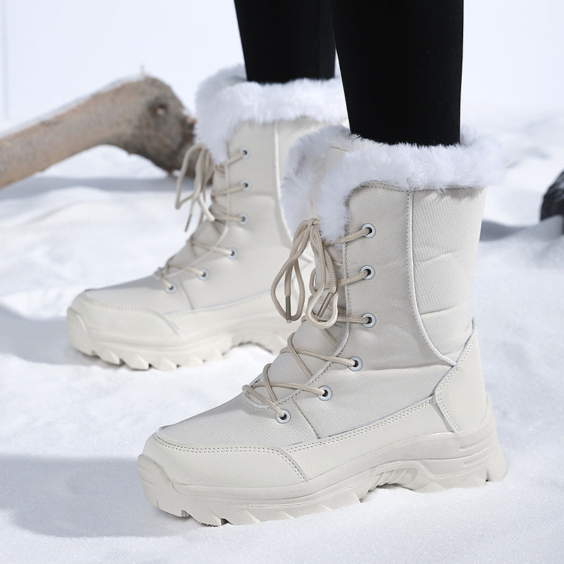 Winter boots for women with non-slip sole and trendy faux fur Lune London