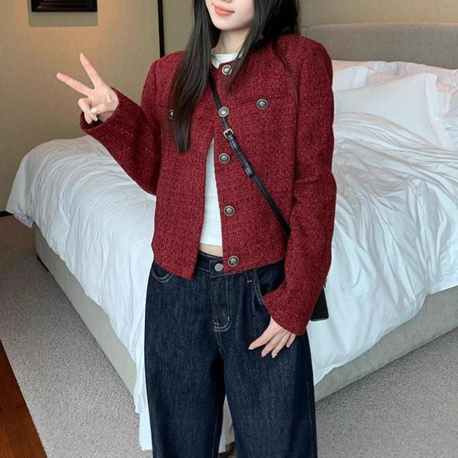 Veste courte élégante pour femme en tissu texturé avec des détails de boutons décoratifs Chic & Stil