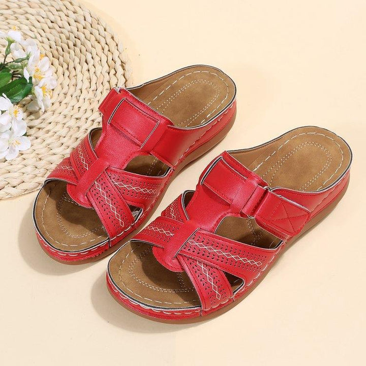 Comfortable strappy sandals for women with anatomical sole Lune London