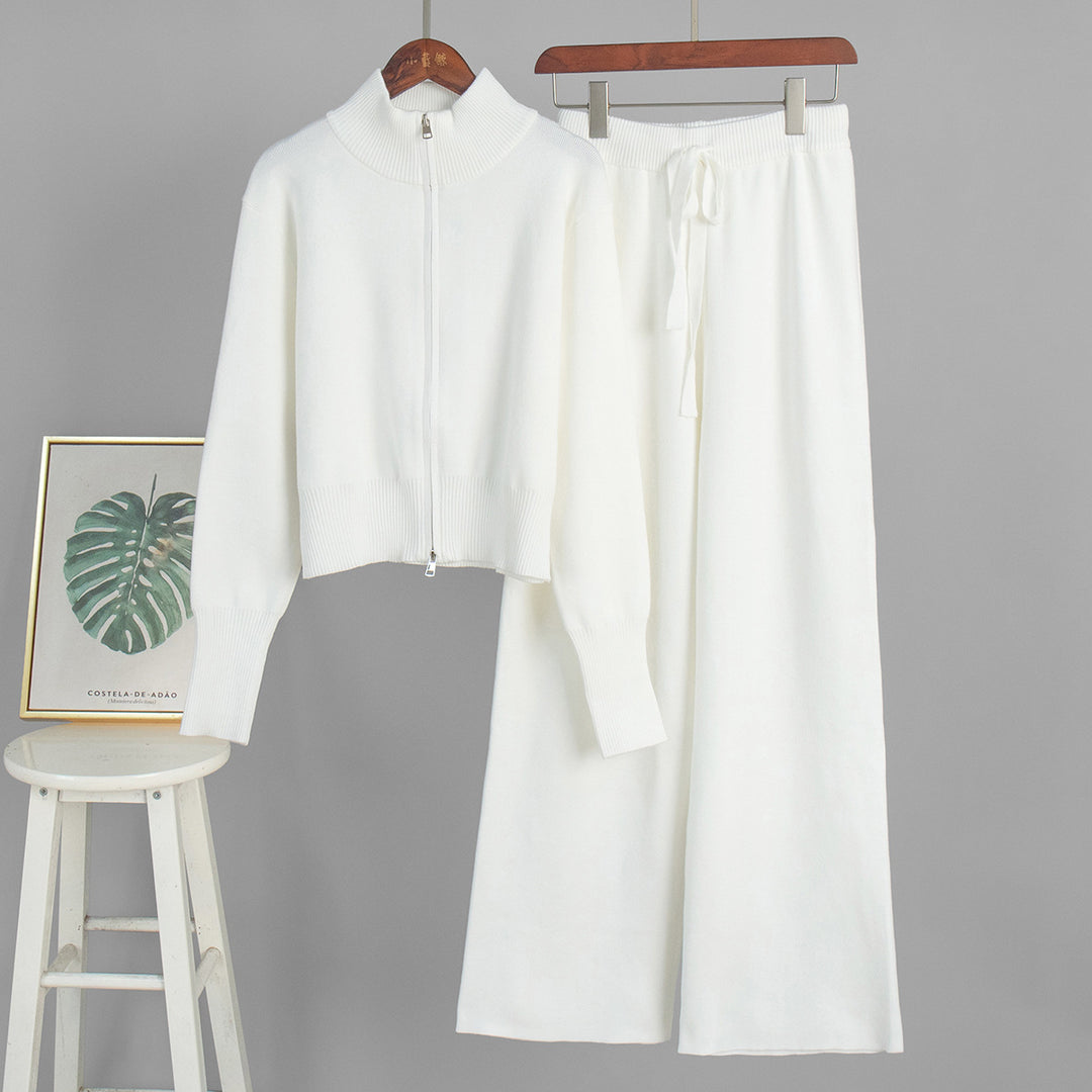 Ensemble de mode féminin tricoté avec col zippé et coupe ample Chic & Stil