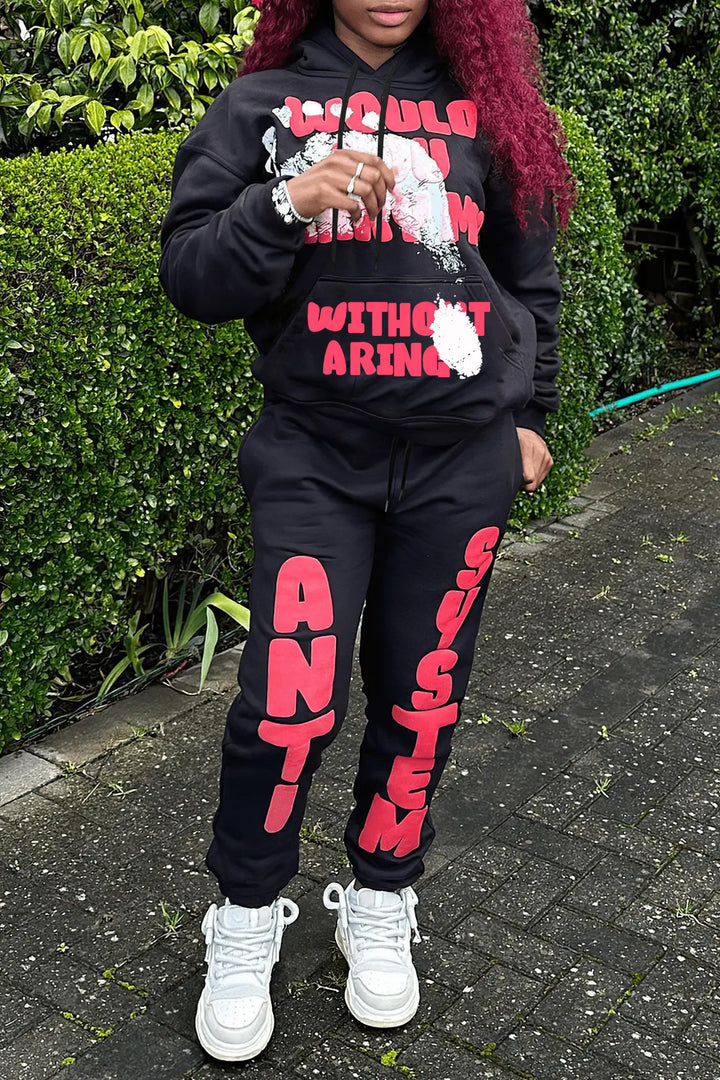 Sporty women's sweatpants and hoodie set with catchy logo Lune London