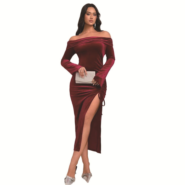 Robe maxi femme à épaules nues avec fente latérale et détails de volants luxueux Chic & Stil