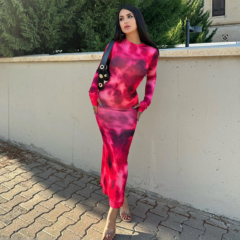 Maxi dress with long sleeves for women featuring a modern batik pattern and a flattering cut for the Chic and Stylish silhouette