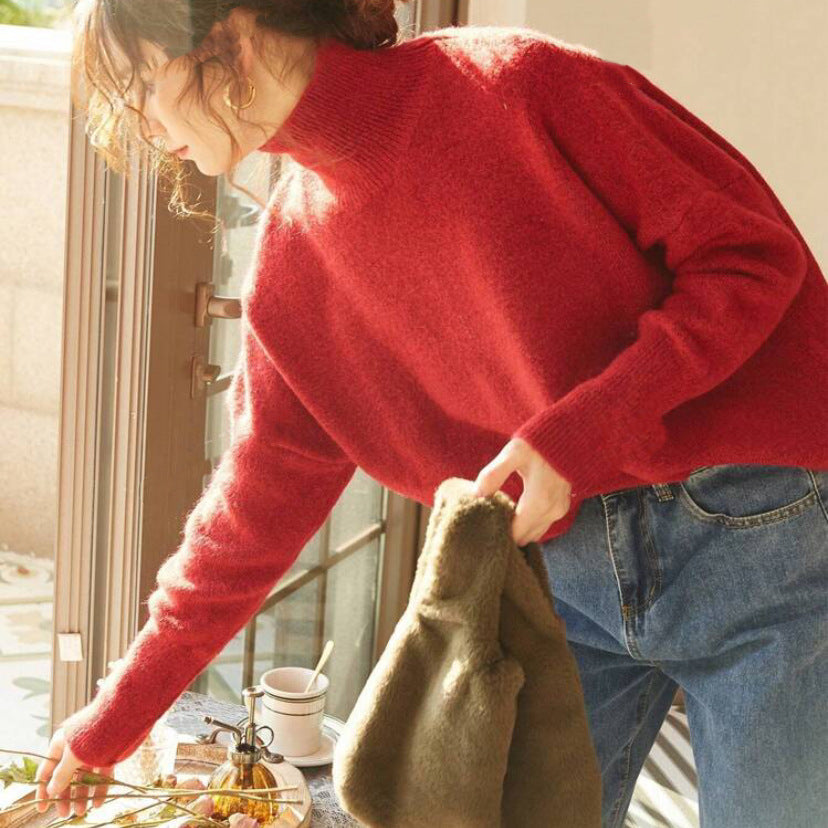 Lune London | Women's Cozy Turtleneck Sweater made of high-quality material