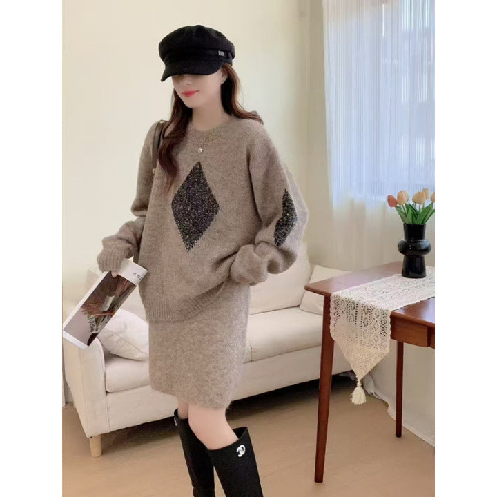 Pull en tricot féminin avec des détails en diamant scintillants et une coupe décontractée Chic & Stil