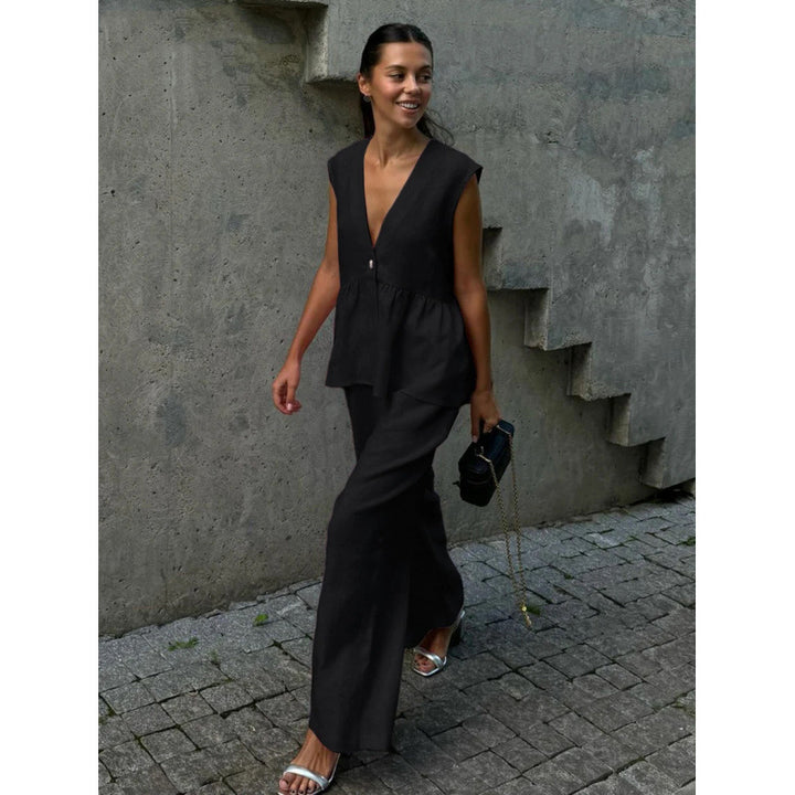 Casual linen set for women with deep V-neck and wide-leg pants Lune London